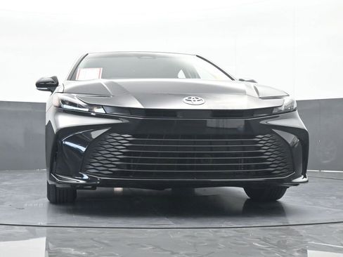 Used 2025 Toyota Camry LE image 58