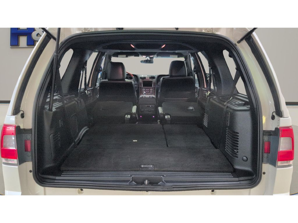 Used 2017 Lincoln Navigator Select AWD/4WD image 28