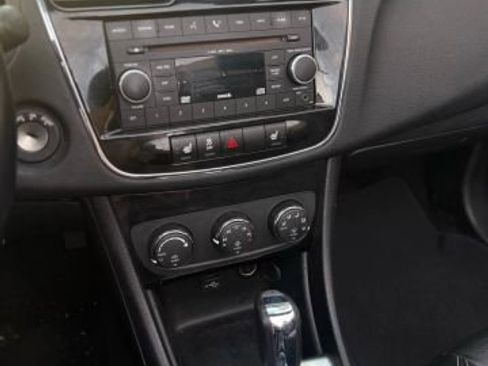 Used 2011 Chrysler 200 S image 11