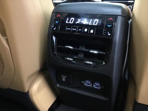 Used 2023 Jeep Grand Cherokee Summit w/ Adv Protech Group IV AWD/4WD image 23