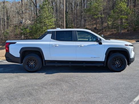 Used 2024 Chevrolet Silverado EV W/T image 10