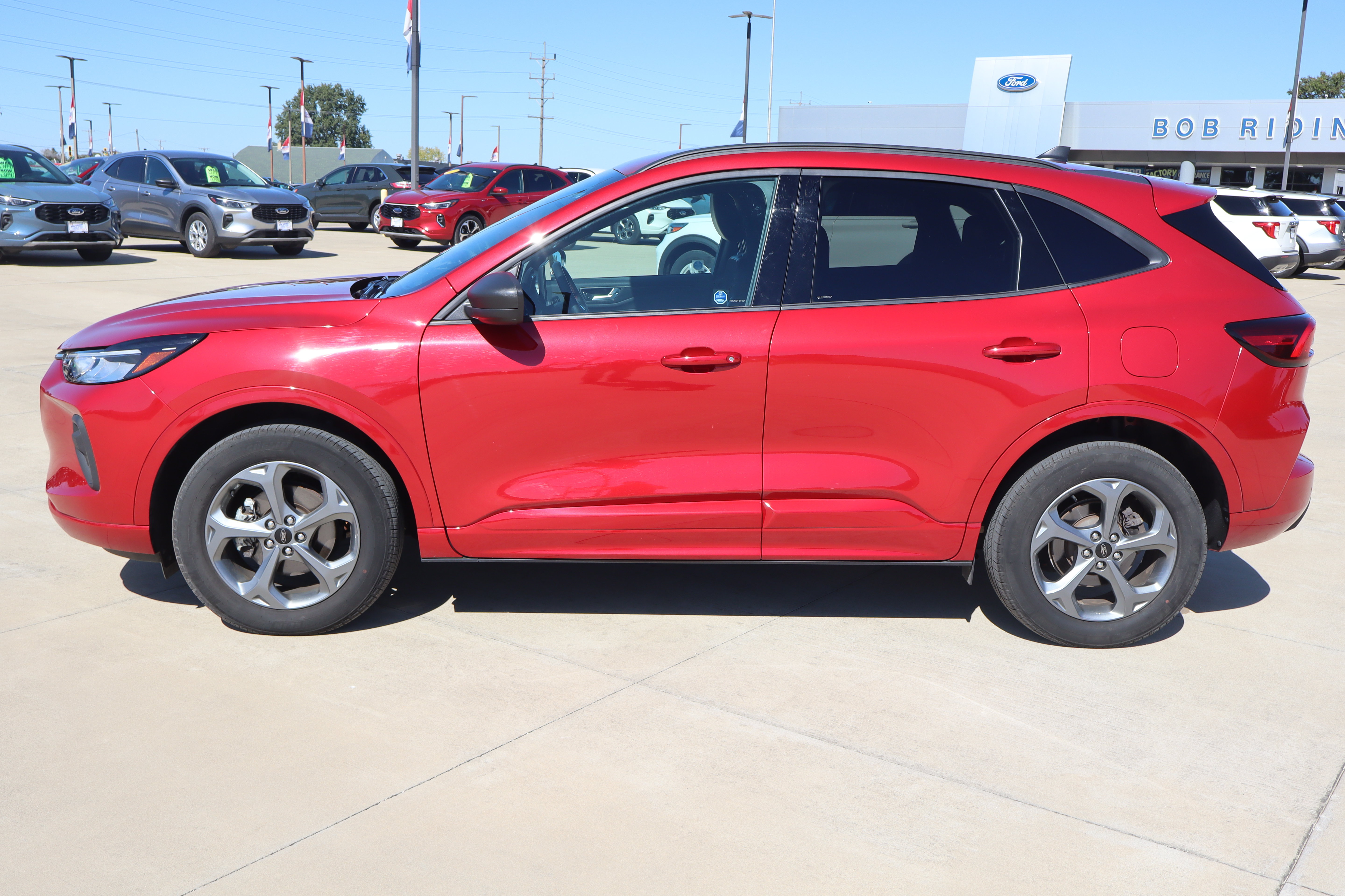 Used 2024 Ford Escape ST-Line w/ Tech Pack #1 AWD/4WD image 8