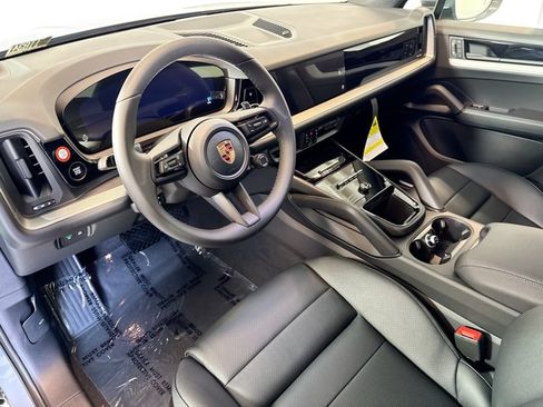 Used 2026 Porsche Cayenne AWD/4WD image 4