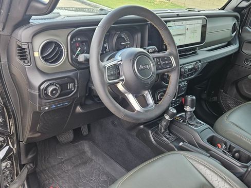 Used 2024 Jeep Wrangler High Altitude AWD/4WD image 9