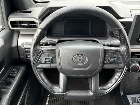 Used 2025 Toyota Tacoma SR5 AWD/4WD image 11