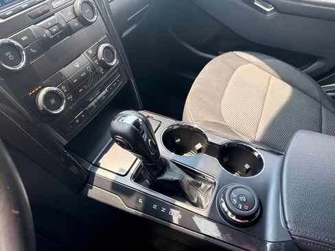 Used 2019 Ford Explorer XLT AWD/4WD image 28
