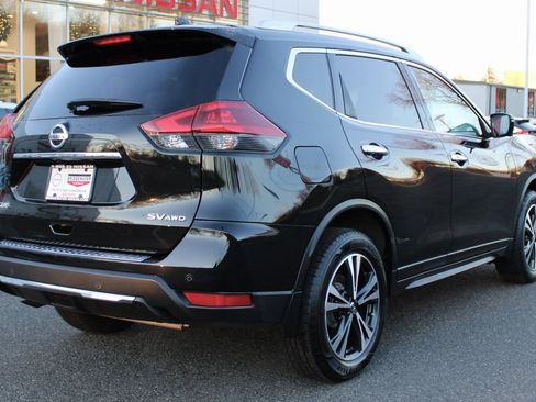 Certified 2019 Nissan Rogue SV w/ Premium Package image 6