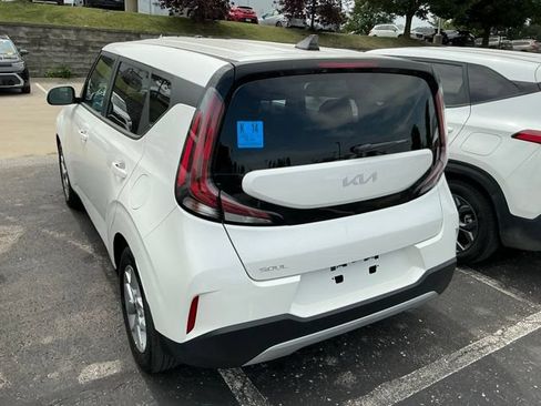 Used 2025 Kia Soul LX FWD image 8