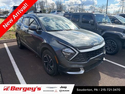 Used 2023 Kia Sportage LX image 1