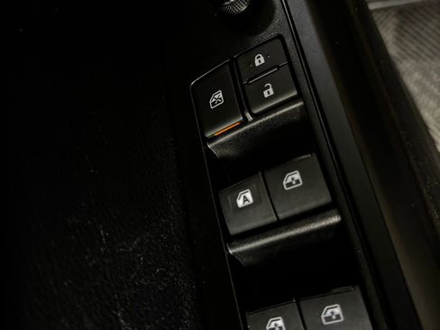 Used 2021 Toyota Tacoma SR AWD/4WD image 24