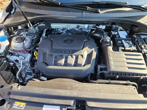 Certified 2024 Volkswagen Tiguan SE R-Line w/ MDO Package, Two-Row image 11