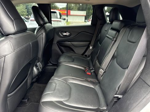 Used 2015 Jeep Cherokee Limited FWD image 11