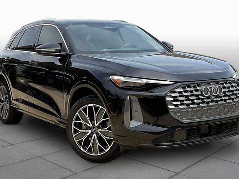 Used 2025 Audi Q5 Premium Plus w/ Premium Plus image 3