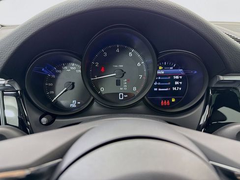 New 2026 Porsche Macan image 16