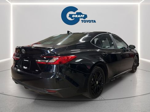 Used 2026 Toyota Camry SE FWD image 7