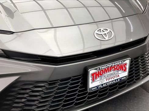 Used 2025 Toyota Camry SE image 31