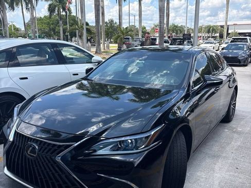 Used 2024 Lexus ES 350 w/ Premium Package FWD image 3