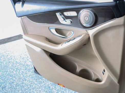 Used 2016 Mercedes-Benz GLC 300 4MATIC image 20