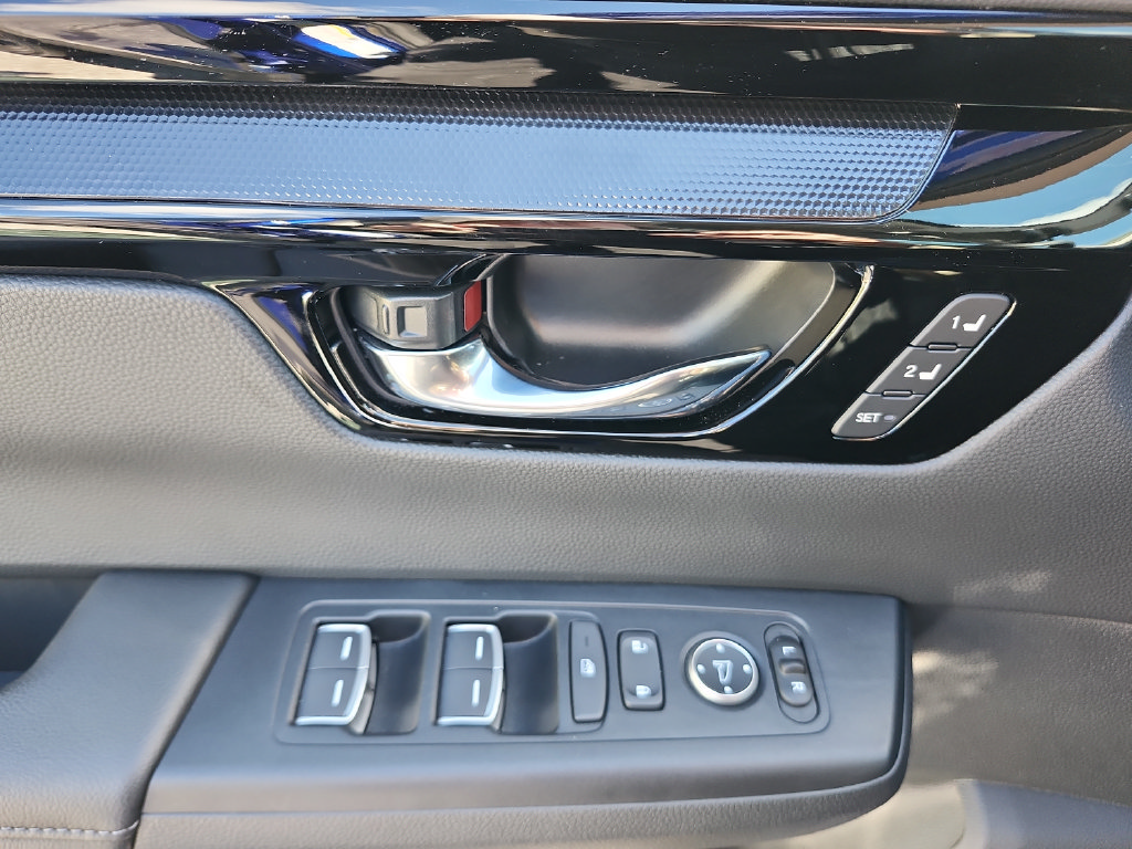 Used 2025 Honda CR-V EX-L image 23
