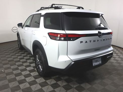 New 2026 Nissan Pathfinder SV image 7