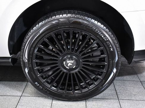 Used 2023 Lincoln Navigator Reserve image 6