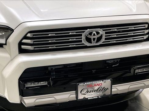 Used 2025 Toyota 4Runner Limited AWD/4WD image 30