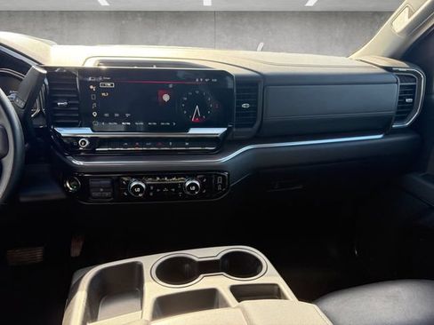 Used 2025 GMC Sierra 1500 SLT RWD image 3