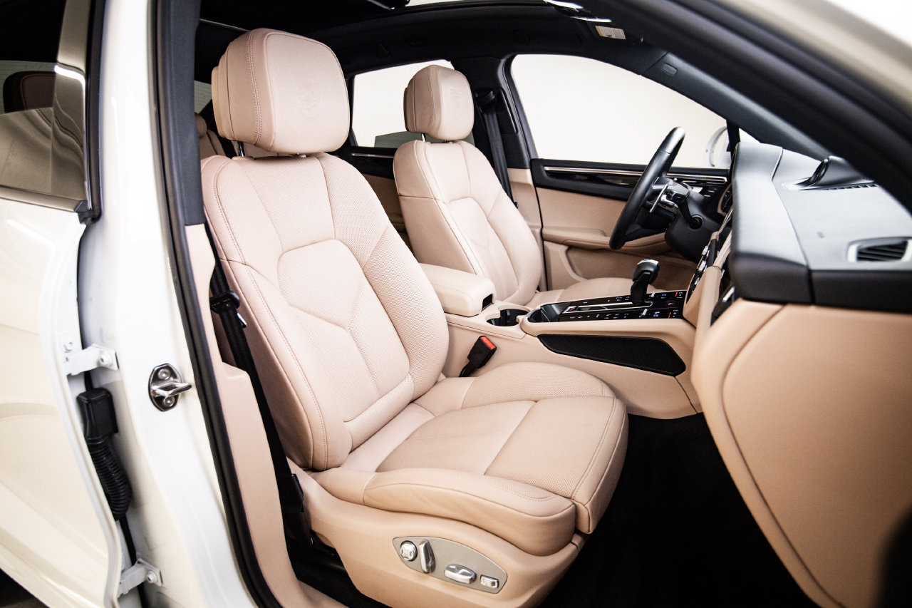 Certified 2026 Porsche Macan AWD/4WD image 29