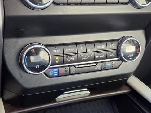 Used 2021 Ford Expedition Platinum image 33