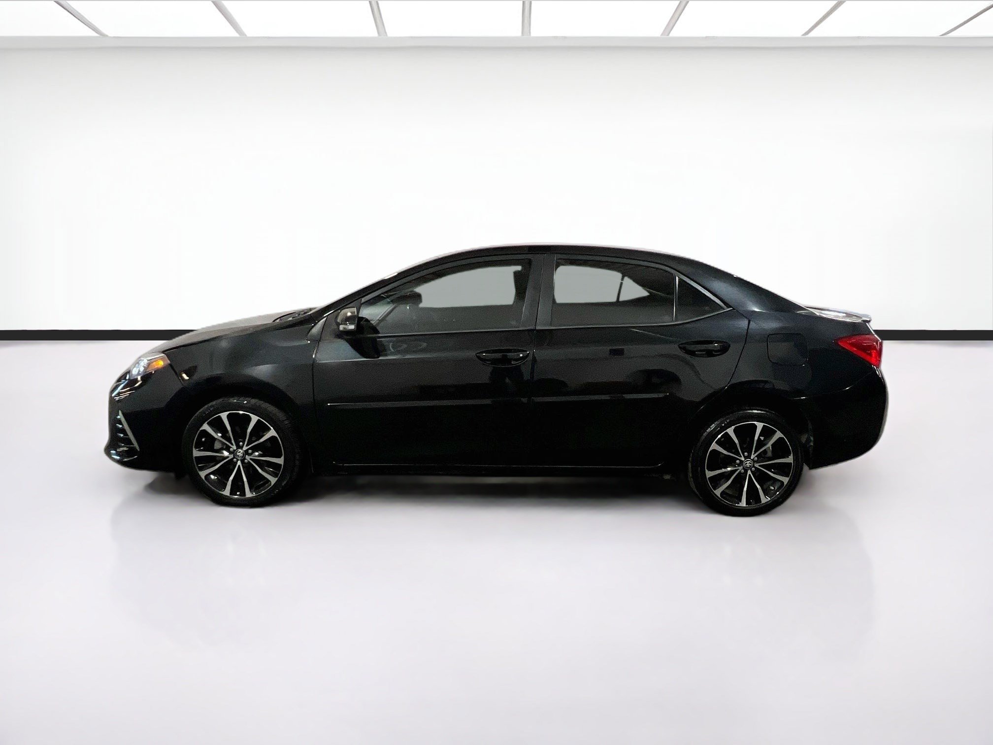 Used 2018 Toyota Corolla SE FWD image 20