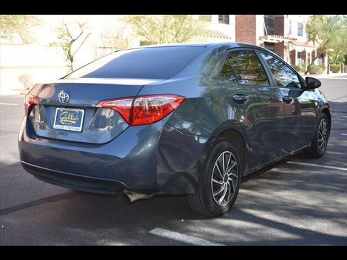 Used 2017 Toyota Corolla LE w/ Carpet Mat Package (TMS) FWD image 7