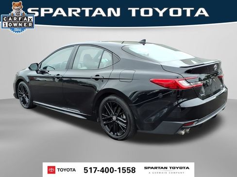 Used 2026 Toyota Camry SE FWD image 9