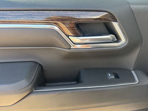 Used 2024 GMC Sierra 1500 Elevation image 33