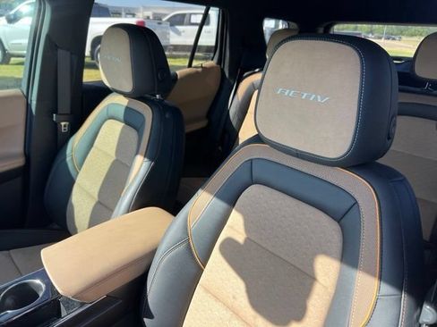 Used 2025 Chevrolet Equinox ACTIV w/ Convenience Package III FWD image 10