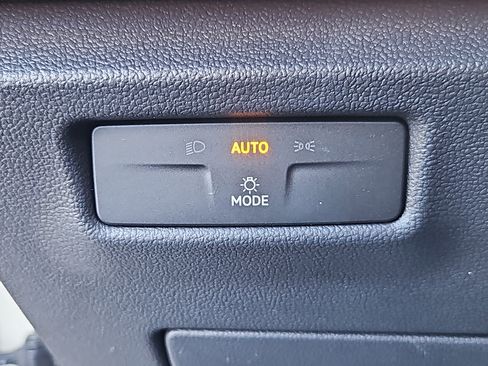 New 2026 Volkswagen Tiguan SE R-Line image 9