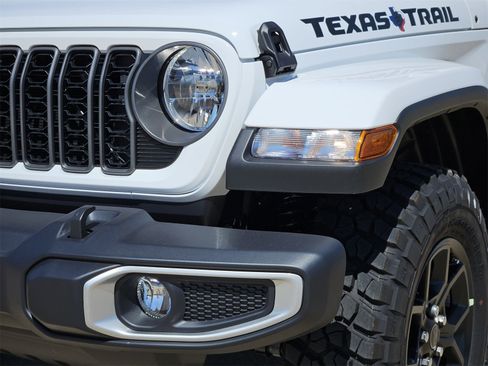 New 2025 Jeep Gladiator Sport image 8