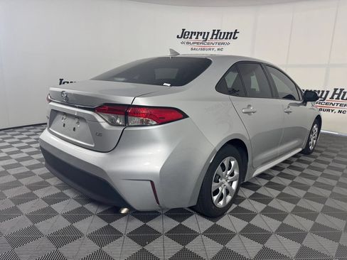 Used 2024 Toyota Corolla LE FWD image 7