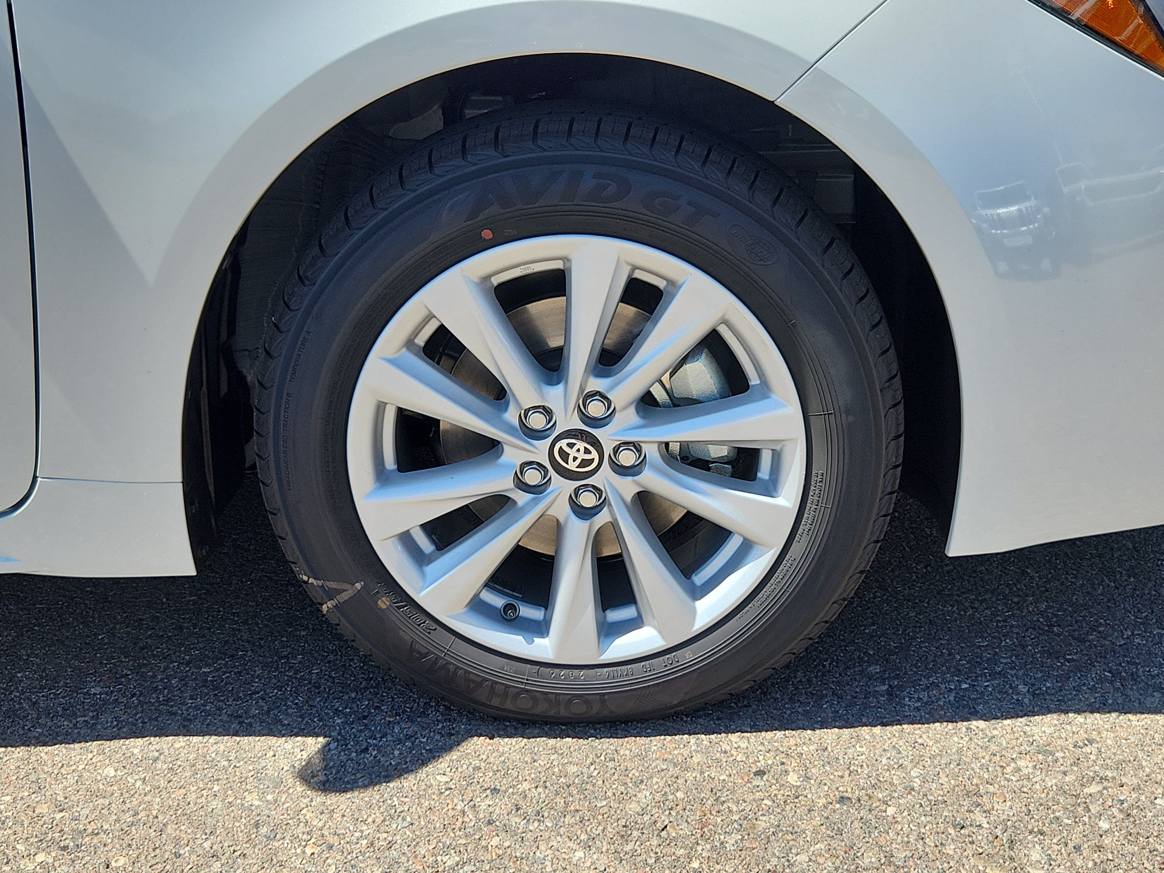 New 2027 Toyota Corolla SE FWD image 17