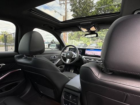 Used 2023 BMW 330i Sedan w/ M Sport Package RWD image 18