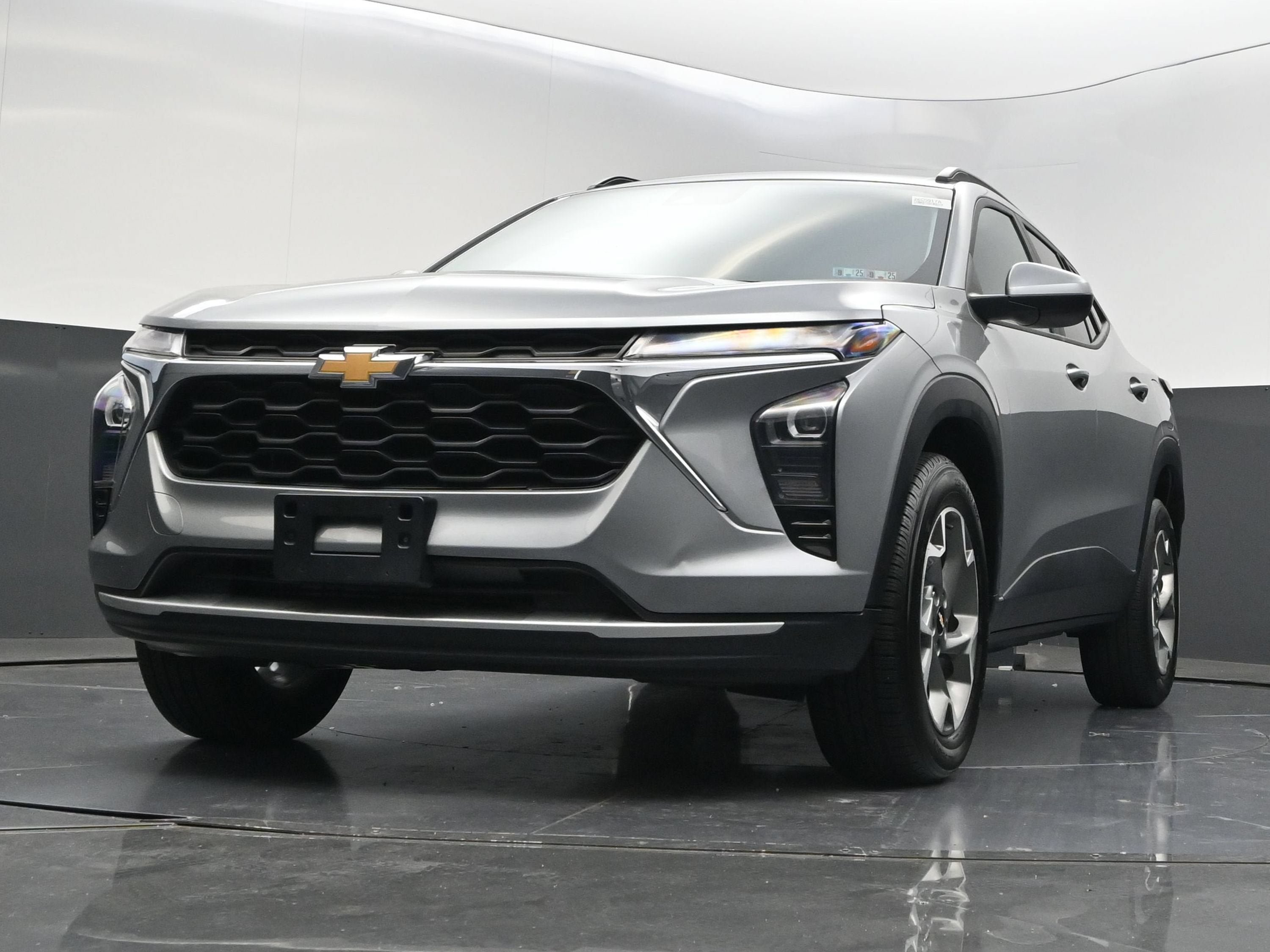 Certified 2024 Chevrolet Trax LT w/ Driver Confidence Package FWD image 39