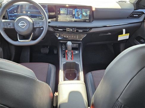 New 2026 Nissan Kicks SR image 6