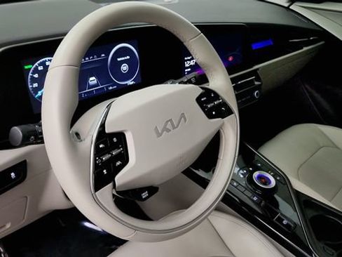 Used 2023 Kia Niro Wind FWD image 46