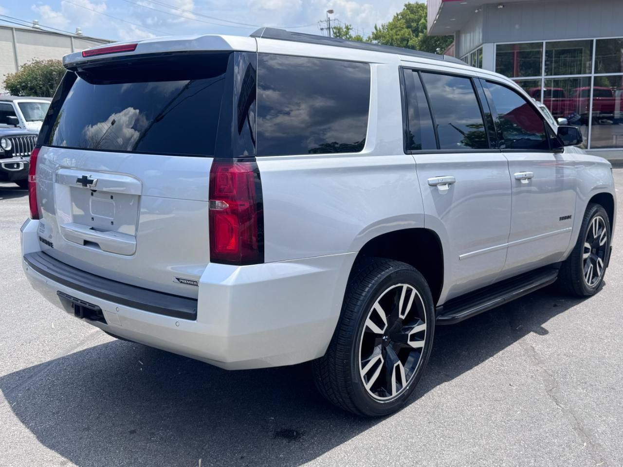 Used 2018 Chevrolet Tahoe Premier AWD/4WD image 3