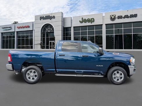 Used 2024 RAM 2500 Big Horn w/ Bed Utility Group image 2