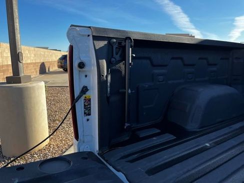 Used 2022 Chevrolet Silverado 1500 ZR2 w/ Technology Package image 12