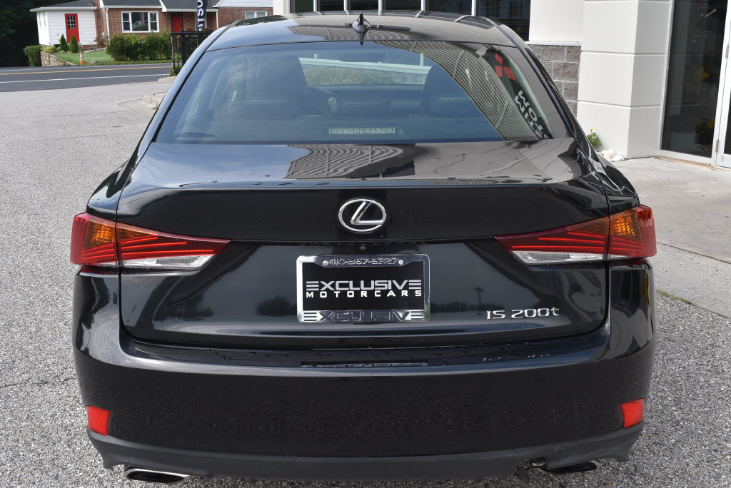 Used 2017 Lexus IS 200t RWD image 6