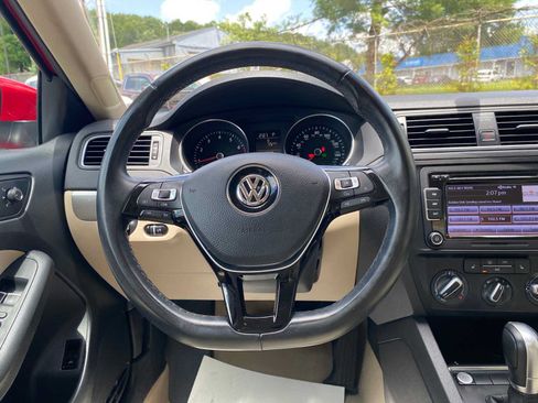 Used 2015 Volkswagen Jetta SE FWD image 15