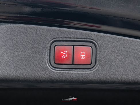 Used 2018 Mercedes-Benz E 400 Coupe w/ Premium 2 Package image 40