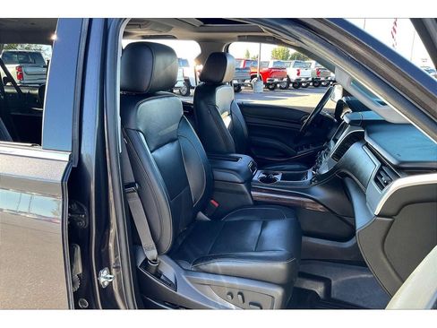 Used 2018 GMC Yukon XL SLT w/ Open Road Package image 8