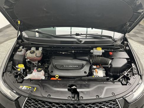Used 2023 Chrysler Pacifica Touring-L FWD image 27
